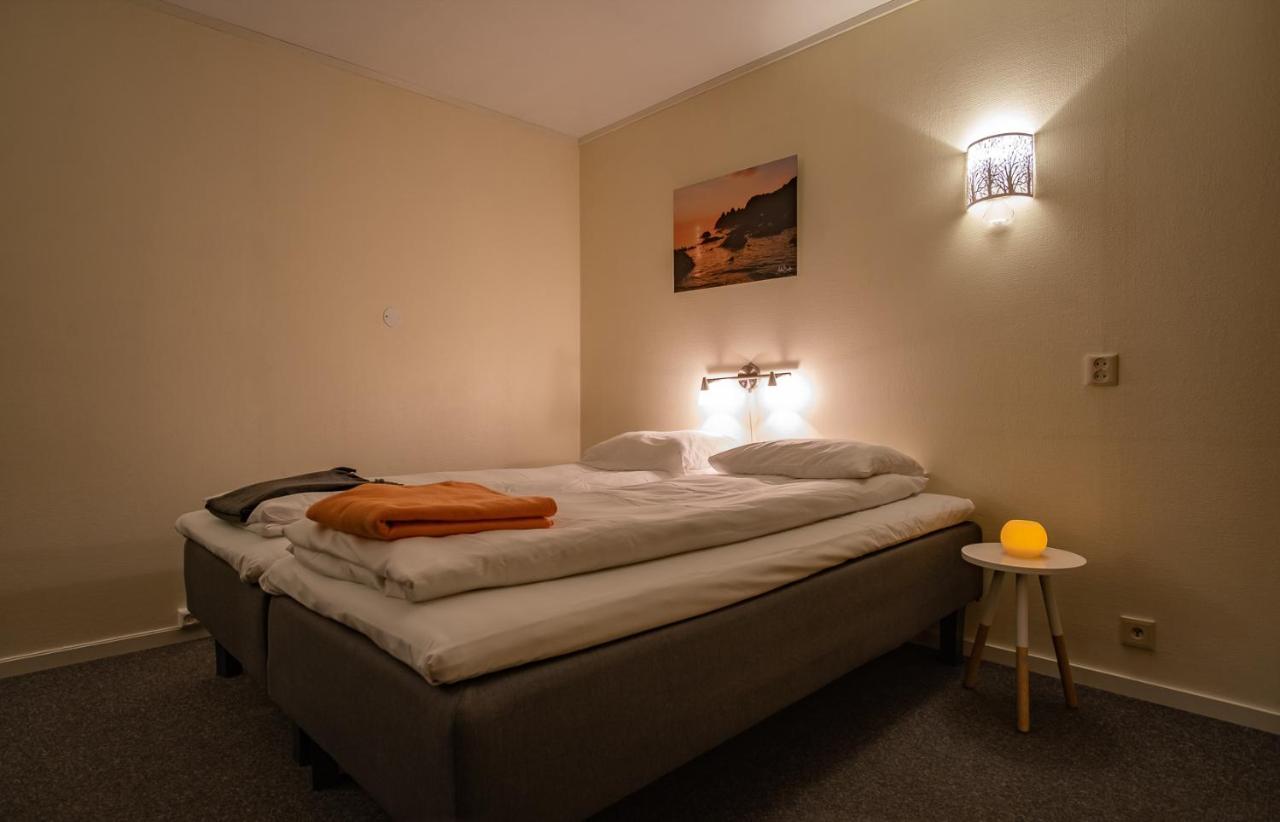 Skagi Bed & Lodge Skaland ภายนอก รูปภาพ