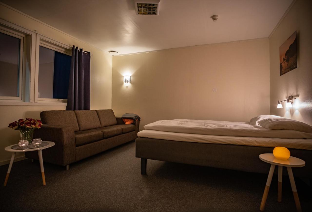 Skagi Bed & Lodge Skaland ภายนอก รูปภาพ